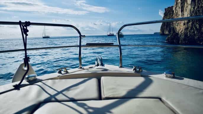Malta: Cruzeiro de barco privado com grutas, praias e paragens para nadar