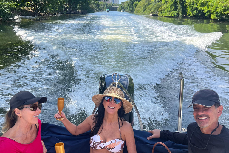 Rio de Janeiro: Carnival Block & Boat Tour with Pickup