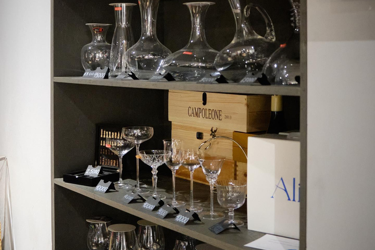 Yerevan: Wine Night Tour with Retro Car Transfers & Photos