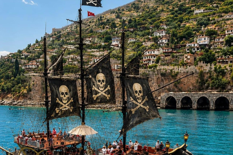 Alanya: Romantic Boat Tour with Lunch and Drinks