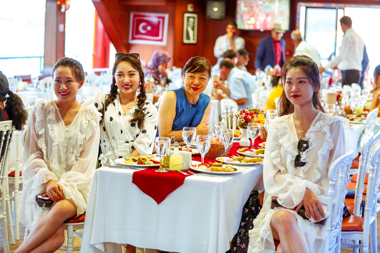 Istanbul : soirée turque et dîner croisière sur le Bosphore