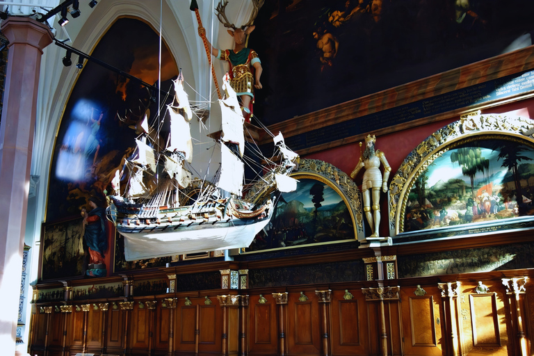 Gdańsk: Old Town Private Tour with Artus Court Visit