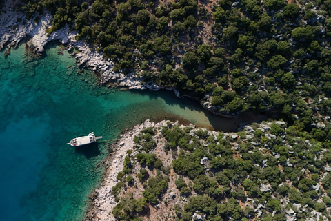 From Kaş: Kekova Boat Tour with Lunch and Swimming Stops