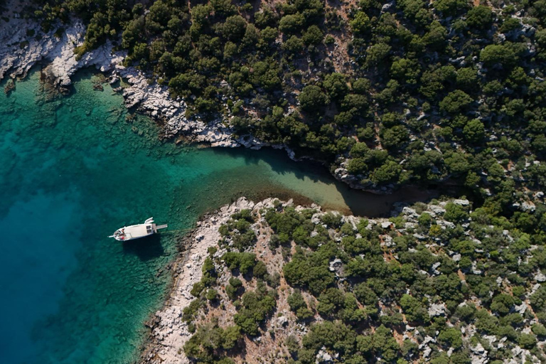 From Kaş: Kekova Boat Tour with Lunch and Swimming Stops