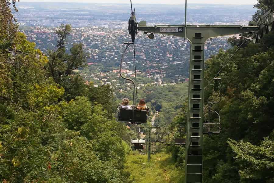 Budapest: Elisabeth-Turm-Besuch mit Sessellift & Transfer. Foto: GetYourGuide Budapest: Elisabeth-Turm-Besuch mit Sessellift & Transfer. Foto: GetYourGuide