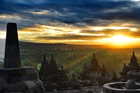 Borobudur Climb Top & Prambanan, Ticket Include