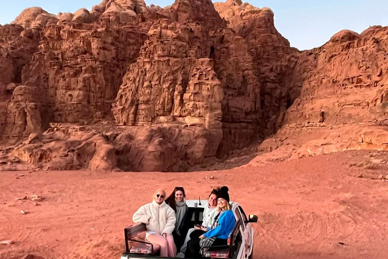 WADI RUM:FULL-DAY DESERT TOUR WITH LOCAL GUIDE, SUNSET & TEA