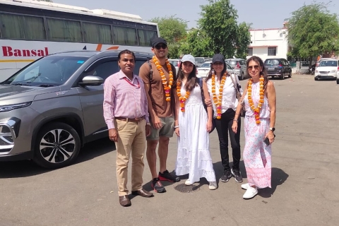 Von Delhi: Taj Mahal und Agra Tagestour mit dem AutoTagesausflug ab Delhi - nur Auto, Fahrer und Reiseleiter