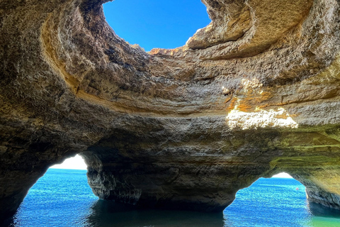 De Faro: Passeio de aventura na caverna de Benagil e muito maisDe Faro: Tour de Aventura à Gruta de Benagil