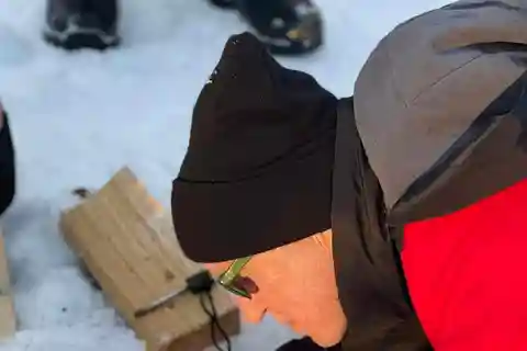 Lulea: Nordische Fertigkeiten und Biwakbau mit Mittagessen