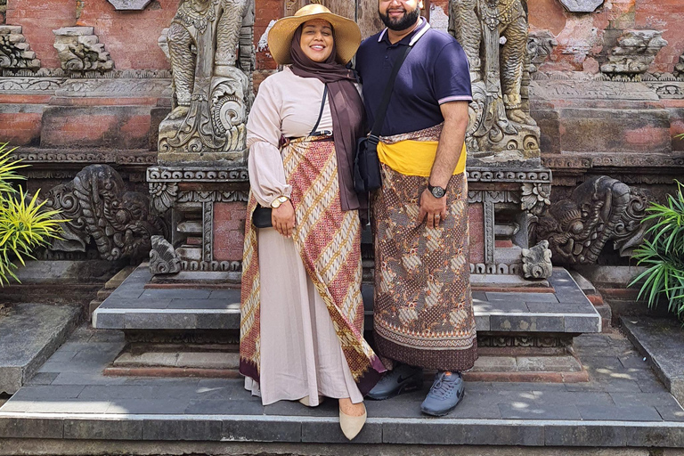 乌布猴林、梯田、秋千、寺庙和瀑布乌布猴林、水稻梯田、秋千、寺庙和瀑布