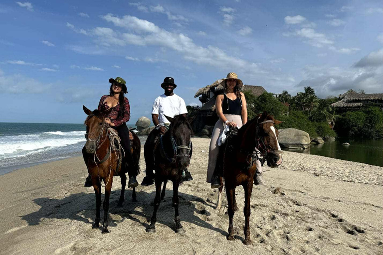 Santa Marta: Horseback riding on Los Naranjos beach Tayrona