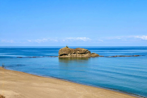 Tottori: Private Tour to Sand Dunes, Museum & Hakuto Coast