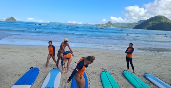 Lombok: Selong Belanak Beach Surfing Lesson