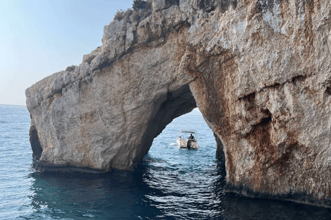 Zakynthos: Rejs dookoła wyspy i żółwie przez EuroskyWrak statku Blue Caves &amp; Turtles Island Ceri Caves