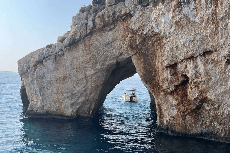 Zakynthos: Rejs dookoła wyspy i żółwie przez EuroskyWrak statku Blue Caves &amp; Turtles Island Ceri Caves