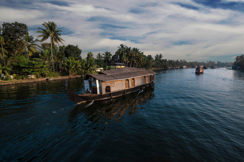 Von Kochi aus: Alappuzha Backwaters Hausboot-Kreuzfahrt