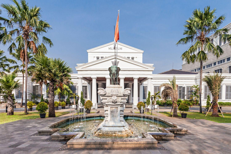 Jakarta: Museums, Chinatown & Colonial Landmarks Tour Group Tour with Transfer and Tickets
