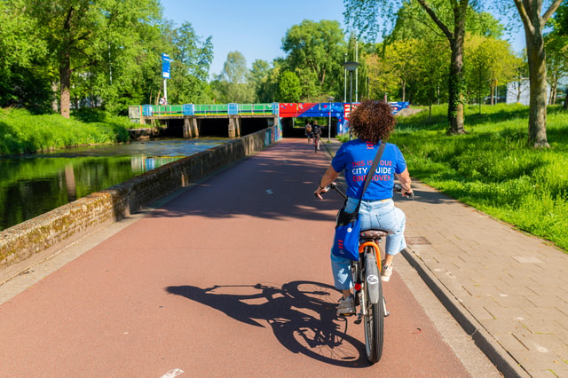 Eindhoven: Private Guide for a Bike Tour