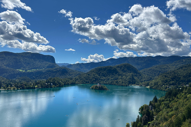 Desde Zagreb: excursión guiada en grupos pequeños a Liubliana y el lago de Bled