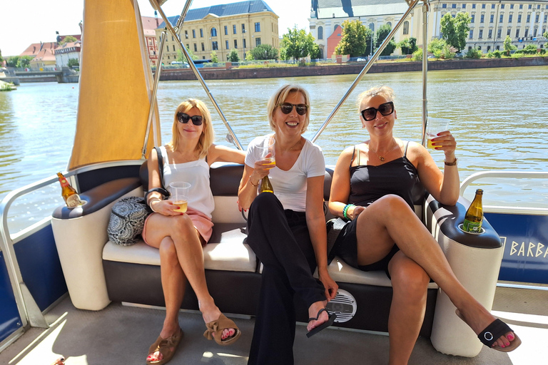 Wroclaw: Sunset Catamaran Cruise with Drink and Music