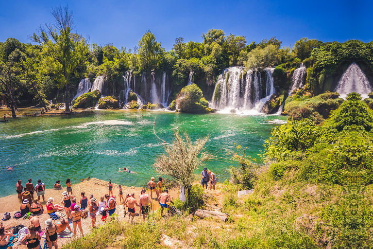 Dubrovnik: Escursione di un giorno a Mostar e alle cascate di KravicaPullman moderno con aria condizionata e guida in inglese