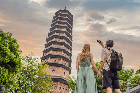 Hanoi: Dagtrip Ninh Binh - Trang An, grotten van Mua, Bai DinhVIP Tour voor maximaal 9 personen