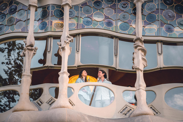Barcelona: Casa Batlló Night Visit with Welcome Drink