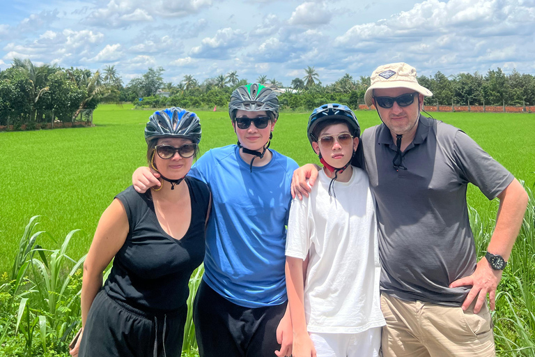 Auténtico Tour Privado de 2 Días en Moto por el Delta del Mekong