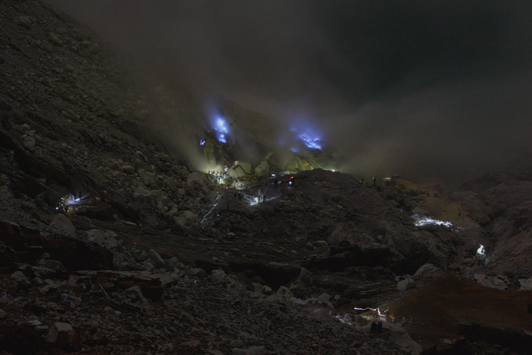 Climbing Ijen’s Peak: Witness the Spectacular Blue Fire