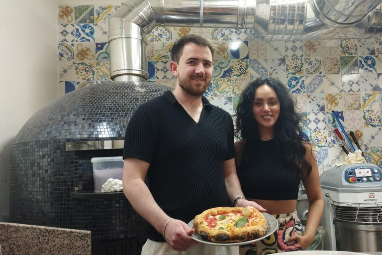 Naples: Pizza Making Class with Neapolitan Chef and drink