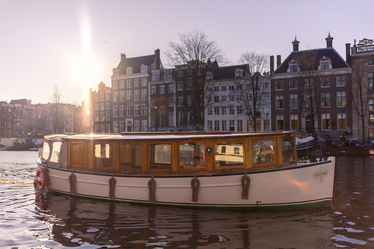 Amsterdã: cruzeiro de 2 horas pelo canal, incluindo opção de lanches e bebidas holandesasCruzeiro de 2 horas pelo canal, incluindo lanches holandeses e bebidas + guia