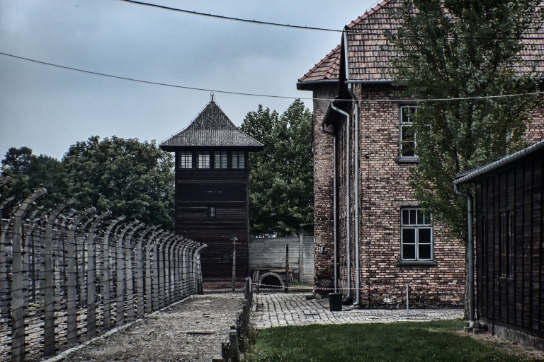 Krakau: Auschwitz-Birkenau geführte Tour mit TransportDezember Geführte Tour mit Transport von einem Treffpunkt
