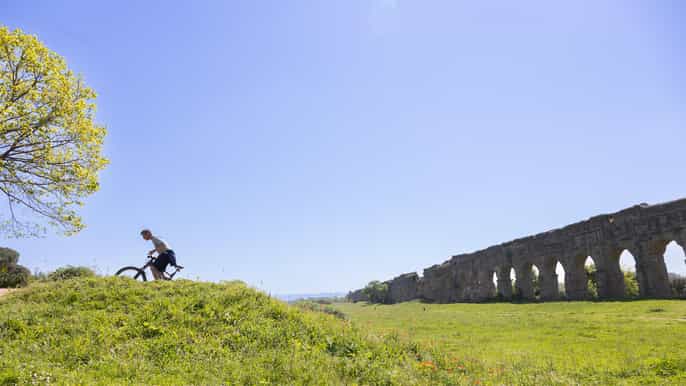 Rome:Appian Way E-bike Tour with Catacombs, Aqueducts & Food