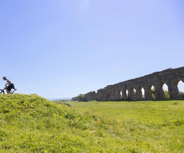 Rome:Appian Way E-bike Tour with Catacombs, Aqueducts & Food