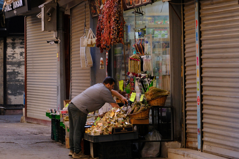 İzmir: City Walking Tour with the Old Bazaar