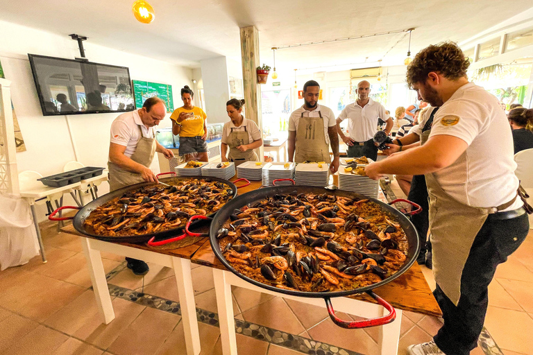 Ibiza: Private Jeep Wrangler Tour & Lunch at Beach Rest.