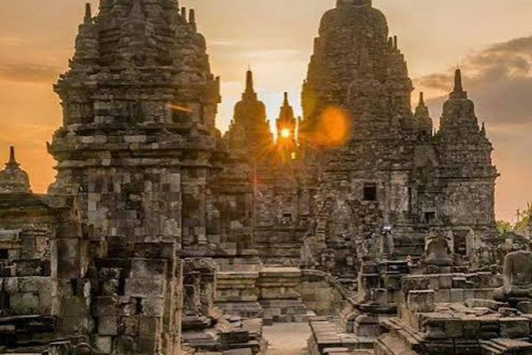 Relaxed Borobudur & Prambanan Private Tour from Yogyakarta Borobudur & Prambanan Private Day Trip