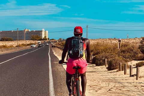 Fuerteventura: Corralejo Town & Sand Dunes Guided Bike Tour