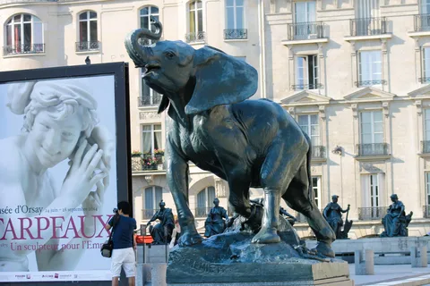 Paris VIP: Historical City Centre Chauffeur Driven Tour 3hrs