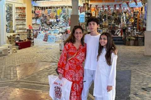 Muscat: City Highlights Tour with Grand Mosque & Souq Shared