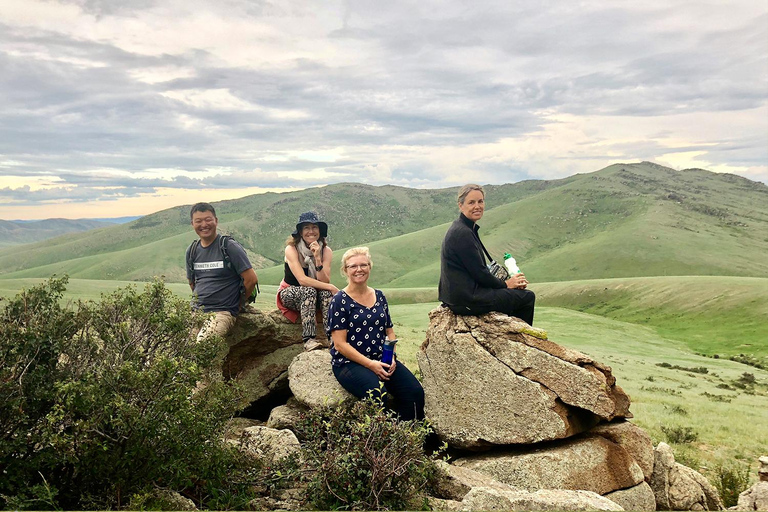 Ulaanbaatar: Nomadic Culture Show & Wild Horse Park Day Tour