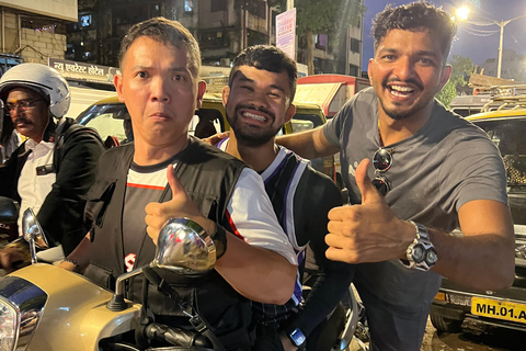 Bombay: Visita guiada en moto por BombayAñadir Visita al Barrio Bajo de Dharavi