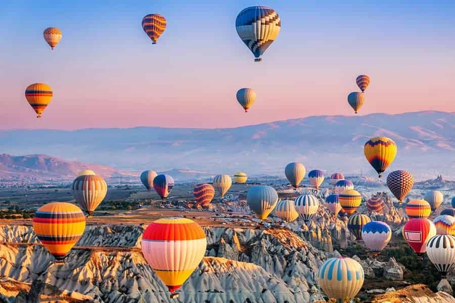 Kappadokien: Ballonfahrt bei Sonnenaufgang in Göreme mit Discovery Balloons. Foto: GetYourGuide