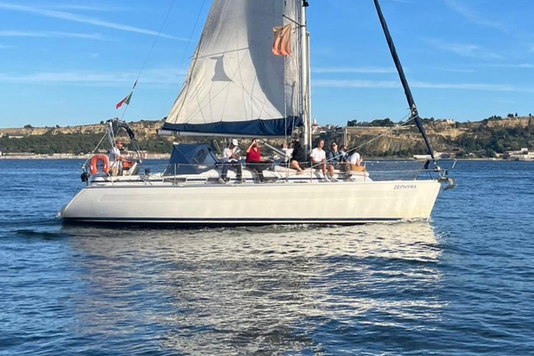 Lissabon: Dag- och solnedgångstur på floden Tagus