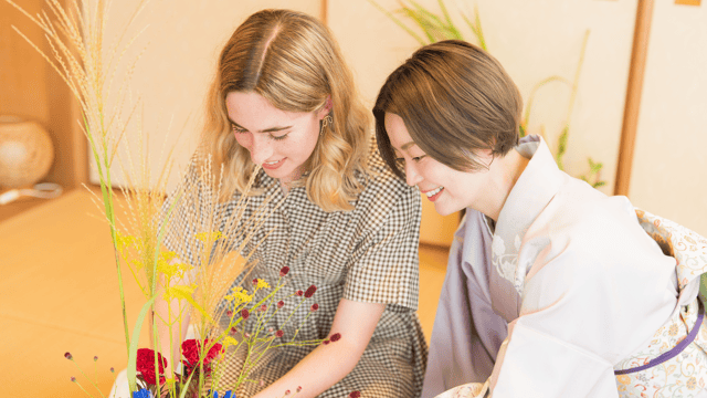 Ikebana Wellness Experience in Tokyo near Shinjuku