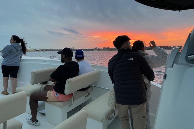 Exclusive sunset cruise in Valencia Exclusive sunset cruise-ship in Valencia, Sunset