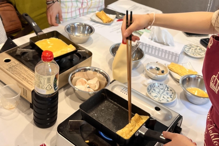 Expérience du kimono et leçon de cuisine japonaise à OsakaCours de kimono et de cuisine japonaise à Osaka