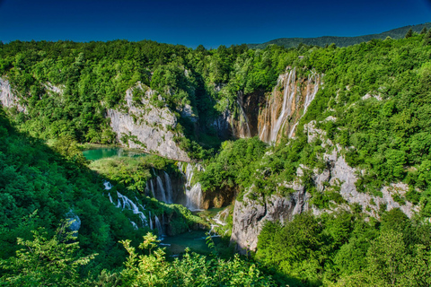 سبليت: جولة ليوم واحد مع مرشد في الصباح الباكر إلى بحيرات بلاتفيتشSplit: Plitvice Lakes Day Tour - Entry Tickets Not Included