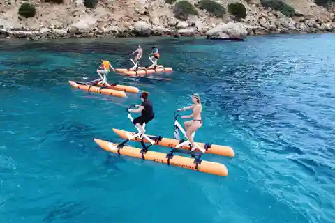 Golfo Aranci: esperienza Hydrobike con aperitivo e delfini